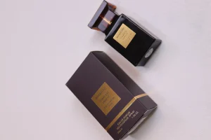 عطر مردانه چرمی گرم 10 میل - تصویر ویژه
