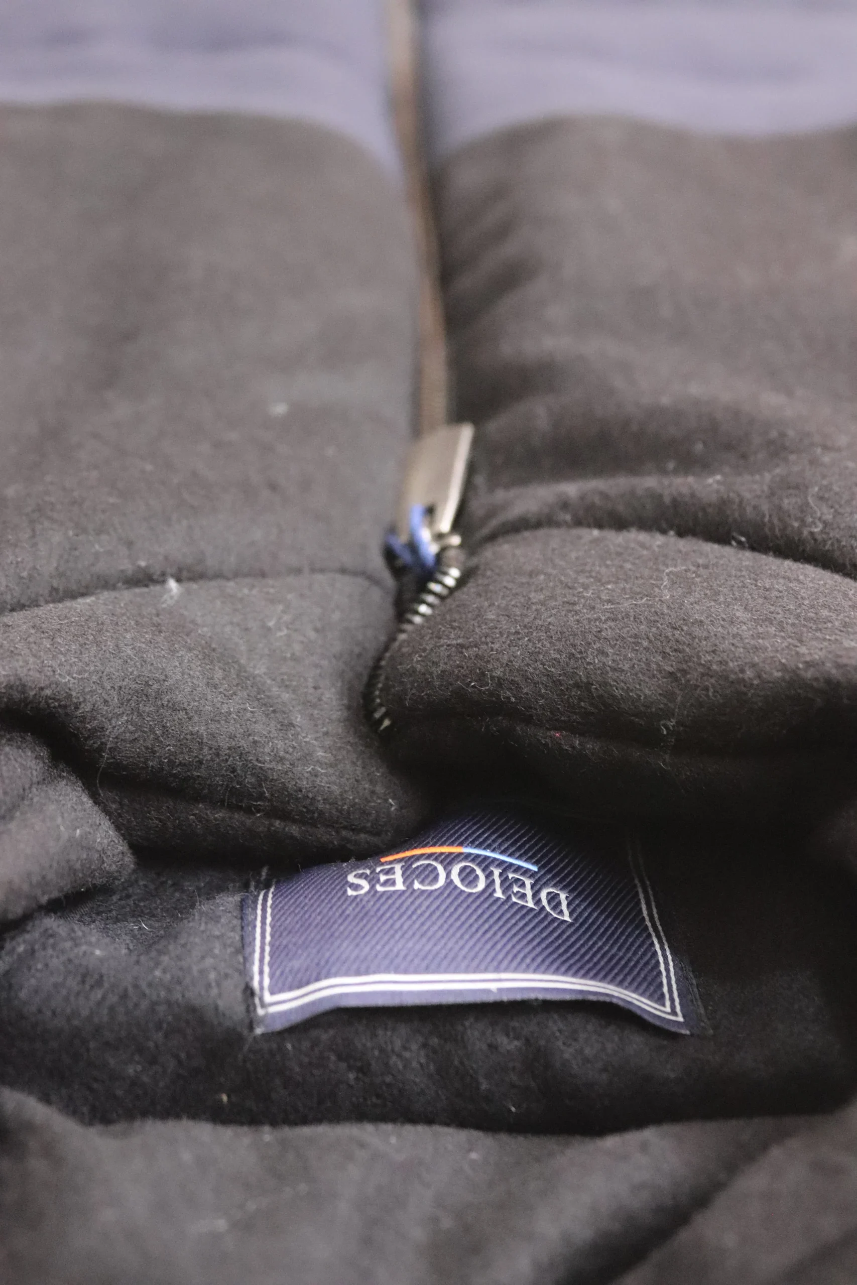 ژیله دو تیکه DS با طراحی مدرن و کیفیت بالا - تصویر ویژه