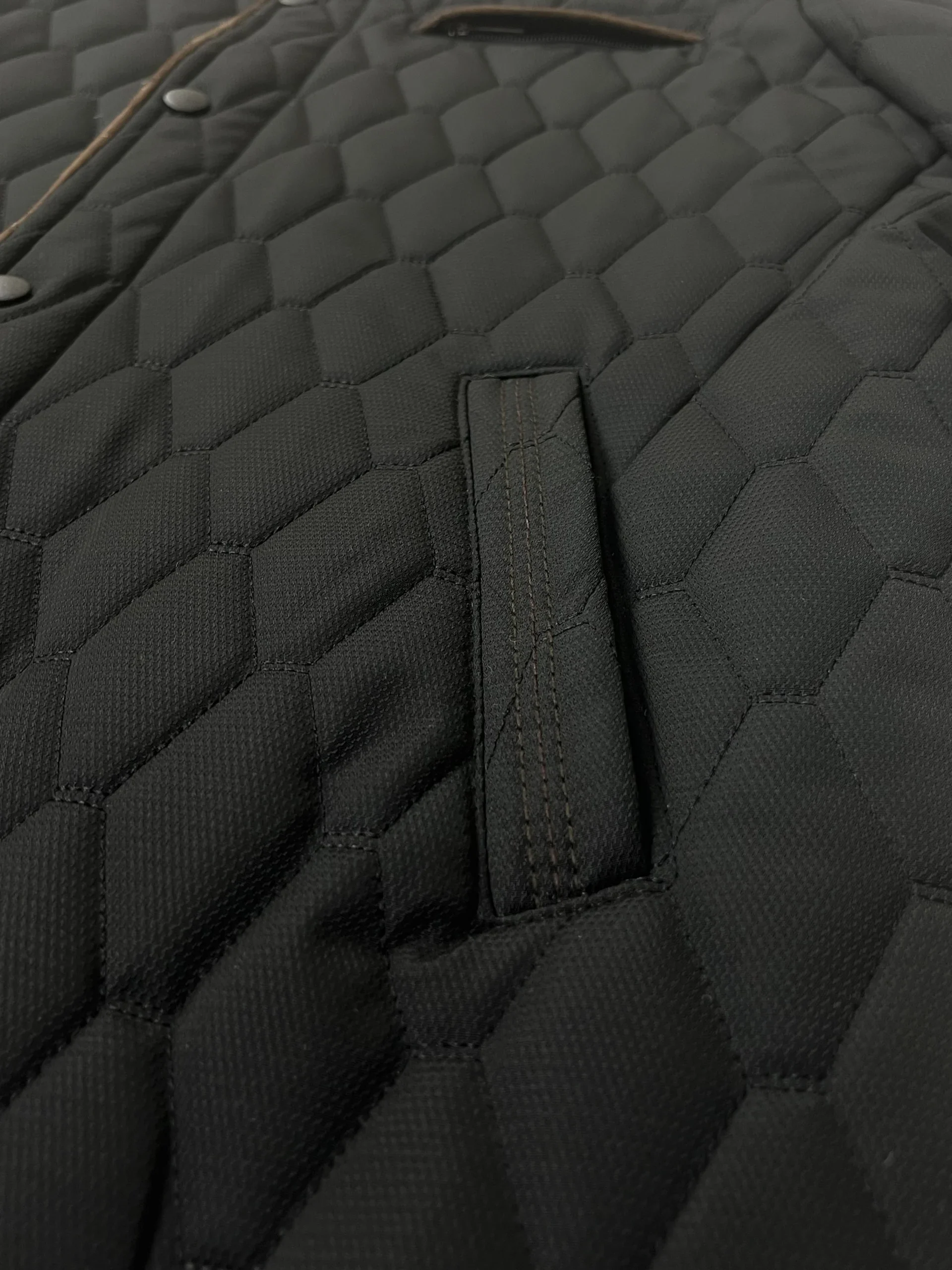 کاپشن کتی لوزی zh 420 - تصویر ویژه